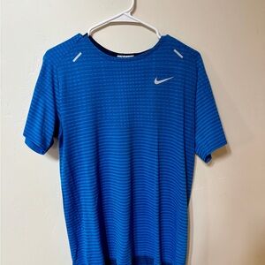 Nike Men's Striped Blue Performance Tee / TechKnit Ultra Running